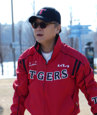 김의성, 스트라이크 던질까…“꿈같은 순간” 40년 ‘찐팬’의 제구력 공개임박