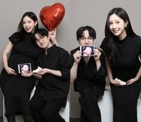 ‘♥전선욱’ 야옹이 작가, 둘째 품에 안았다…“네 가족 하나 되는 순간”