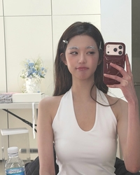 장원영, 눈썹 염색 중에도 굴욕 없는 ‘미모’