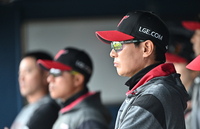 [포토]반격 노리는 LG 염경엽 감독