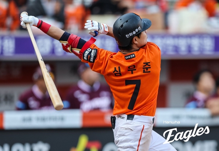 "졌으면 진짜..." 한화 승리 숨은 공신→'동점 스리런' 심우준이 읽어낸 '승리의 진가'