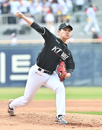 [포토]KT 선발 소형준의 역투