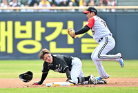 [포토]도루 실패하는 KT 최원준