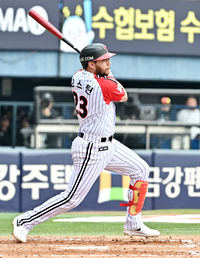 [포토]LG 오스틴의 1타점 2루타