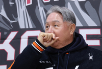 “감독이라면 선수 믿어줘야지” 김경문式 믿음의 야구, ‘할배 리더십’으로 올시즌 ‘우승 재도전’ [SS포커스]