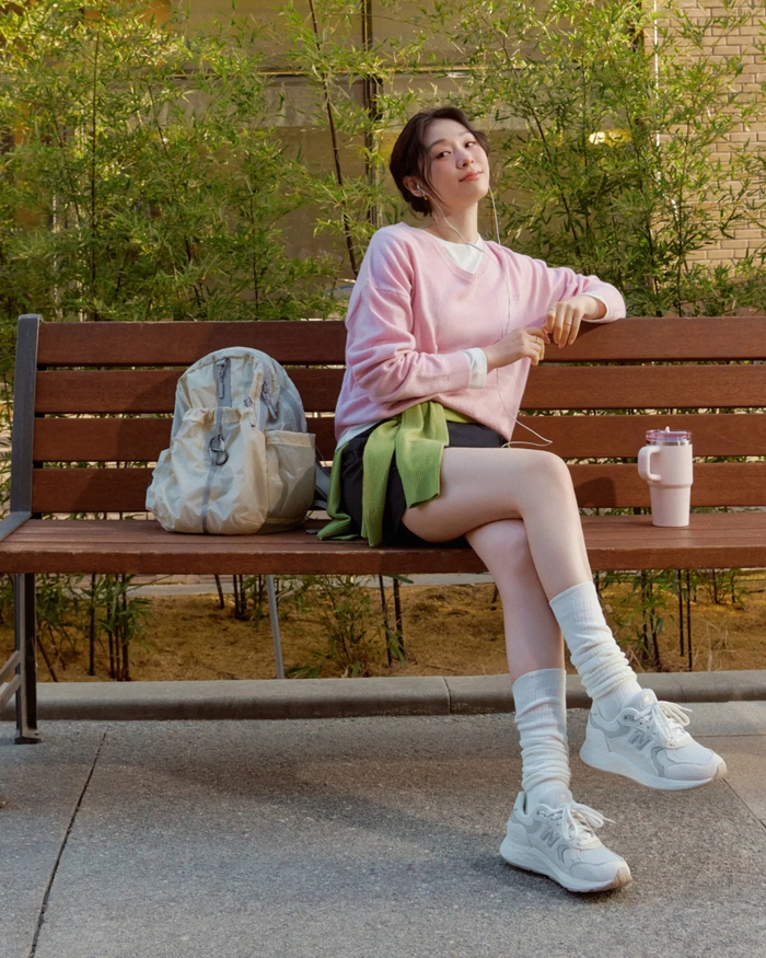 은퇴 12년, 여전한 '퀸연아'...김연아, 화보 속 감각적 일상 공개