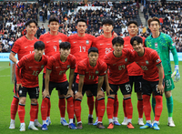 스리백+박진섭 조합은 너무 보수적, 전진·공격 무게감 반감…무게 중심 재고 필요하다