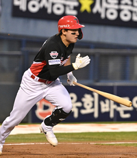 [포토]안타 치는 KIA 윤도현