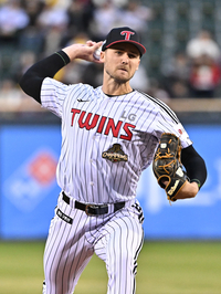 [포토]LG 톨허스트, KIA전 선발 등판