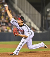 [포토]힘차게 공 뿌리는 LG 김영우