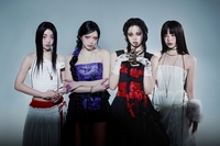 시스템의 통제를 거부한 소녀들… 코스모시, ‘오류’로 피워낸 신세계 사랑법