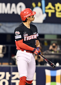 [포토]2점 홈런 넘기는 KIA 김도영