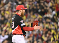 [포토]박수치며 기뻐하는 KIA 올러