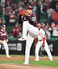 [포토]힘차게 투구하는 키움 박진형