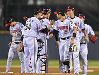 [포토] 시즌 첫 승 따낸 LG