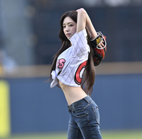 [포토] 있지 유나 ‘뼈말라 시구’