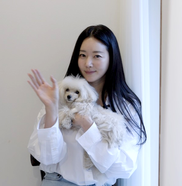 김사랑, 집 최초 공개했는데 상태 충격…배변 패드까지 깔았다