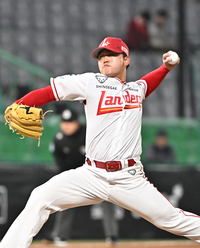 [포토]SSG 이기순, 키움전 등판