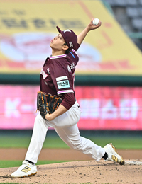 [포토]키움 배동현, SSG전 선발 등판