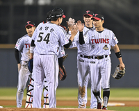 [포토] 마침내 승리한 LG