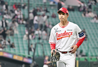 [포토]데뷔 등판에서 5실점 SSG 선발 타케다