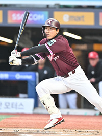 [포토]키움 이주형의 1타점 2루타