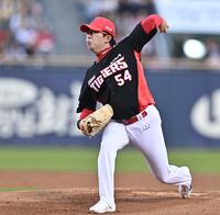 [포토] 양현종 ‘힘찬 투구’