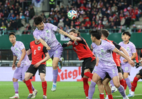 콘셉트 불분명+완성도 떨어지는 스리백 플랜A 쓰는 게 맞나…개선의 여지 불투명, 이럴 거면 포백이 낫다