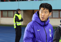 ‘에이징 커브’ 이례적 발끈…손흥민 “토트넘 시절 골 못 넣을 때도 그렇게 생각했냐” [SS 빈 현장]