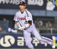 [포토] 홍창기 ‘이런 삼진을 당하다니’