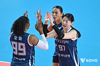정규리그 1위답지 않았던 도로공사, 사령탑 부재 우려가 현실로? 단순 경기 감각 하락? 2차전 보면 안다