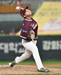 [포토]힘차게 공 던지는 키움 정세영