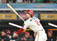 [포토]1타점 2루타 치는 SSG 박성한