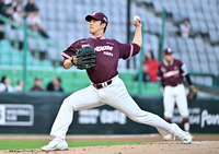 [포토]키움 선발 정현우의 역투