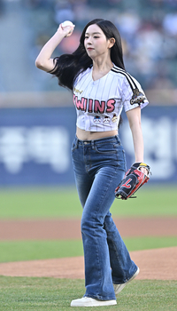 [포토] 시구하는 트리플에스 김채연