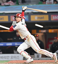 [포토]SSG 박성한, 또 2루타!