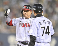 [포토] 안타 문성주 ‘역전하러 가자’