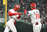 [포토]SSG 최지훈, 나도 넘겼어요!