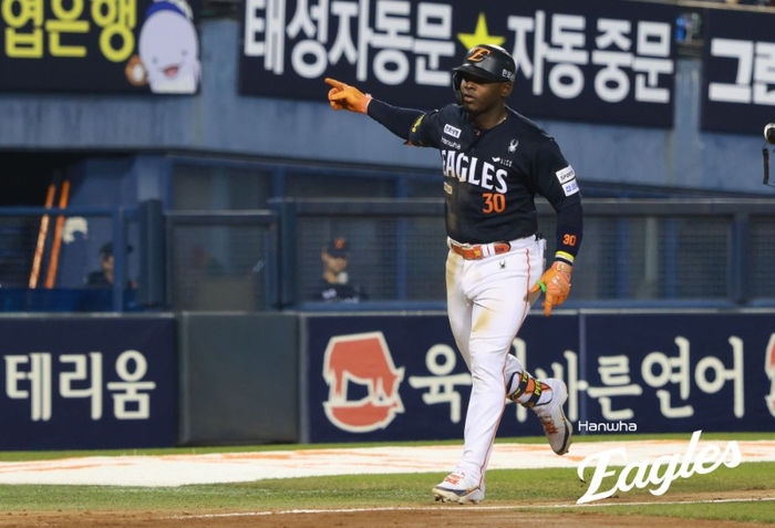 '시즌 1호 홈런' 페라자+'3안타' 채은성→방망이 터진 한화, 두산 꺾고 3연패 탈출  [SS잠실in]