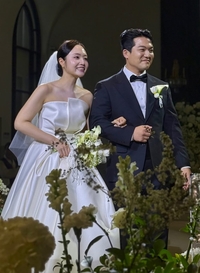 29기 영철♥정숙, 오늘(4일) 결혼식 현장 공개...‘언팔’ 영수·옥순 커플 불참 속 부케는 영호가!