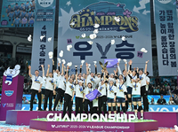 [포토] GS칼텍스, 도로공사에 완승 거두며 우승 차지