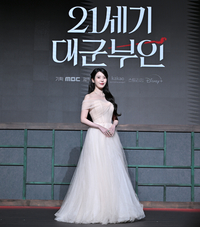 [포토] 아이유 ‘우아한 포즈’