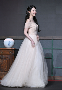 [포토] 아이유 ‘가벼운 발걸음’