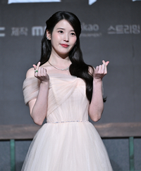 [포토] 아이유 ‘사랑스런 하트’