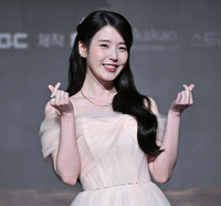 [포토] 아이유 ‘웃음꽃 활짝’