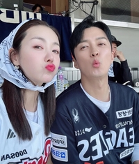 두산 8:0 완승, 소이현 환호…한화팬 인교진은 말없이 얼굴 감쌌다