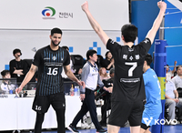 ‘판정 논란’ 딛고 ‘반격’의 서막 연 현대캐피탈 레오·허수봉 “리버스 스윕 전문 팀, 무조건 승리 확신”[현장인터뷰]