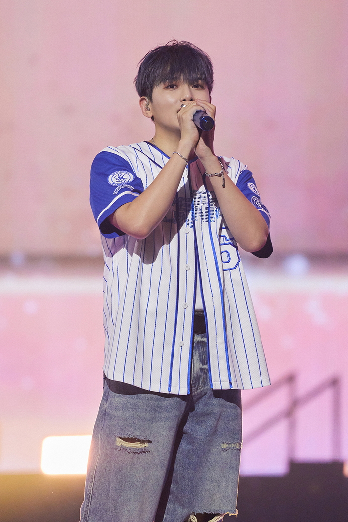 [전문] 려욱, 슈퍼주니어 공연 중 추락 사고에 "안전에 더 주의할 것"