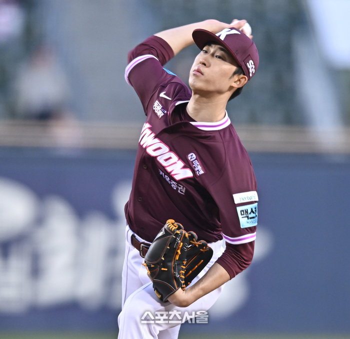 '불펜 무실점' 키움, 마운드 앞세워 두산 꺾고 '연패 탈출'... 탈꼴찌 성공 [SS잠실in]