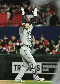 [포토]한화 하주석, 역전이다!